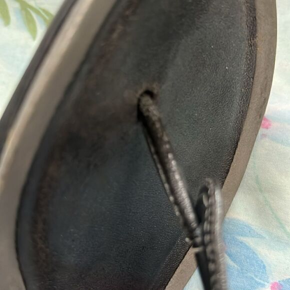 Stuart Weitzman T Strap Thong Sandals Metal - 7.5 - Picture 3 of 13